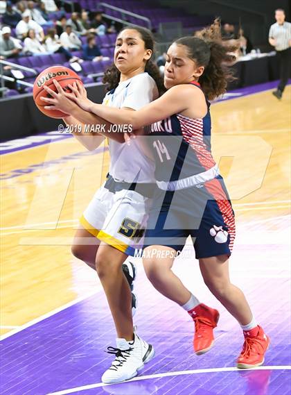 Thumbnail 2 in Shadow Mountain vs. Sahuaro (AIA 4A Semifinal) photogallery.
