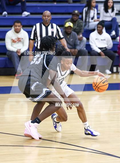 Thumbnail 2 in Cosby vs Landstown (VHSL 6A Quarterfinal) photogallery.