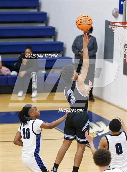 Thumbnail 3 in Cosby vs Landstown (VHSL 6A Quarterfinal) photogallery.