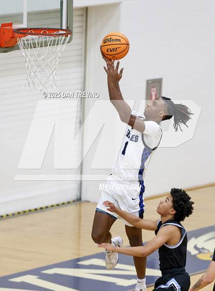 Thumbnail 1 in Cosby vs Landstown (VHSL 6A Quarterfinal) photogallery.