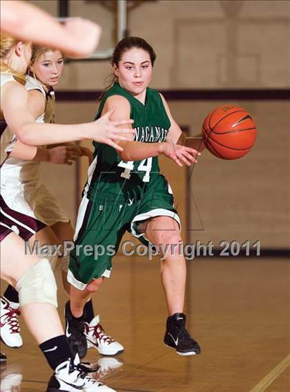 Thumbnail 1 in Ponaganset vs. LaSalle Academy (RIIL Division 1 First Round) photogallery.