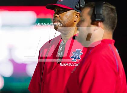 Thumbnail 3 in Alief Taylor @ Strake Jesuit photogallery.