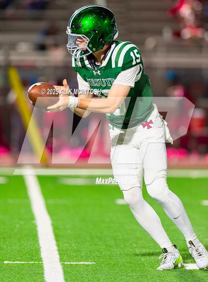 Thumbnail 3 in Alief Taylor @ Strake Jesuit photogallery.