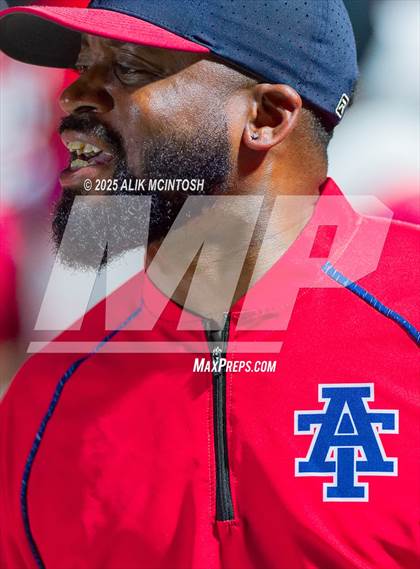 Thumbnail 1 in Alief Taylor @ Strake Jesuit photogallery.