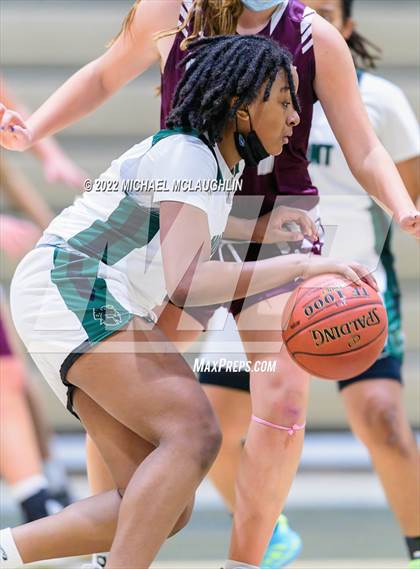 Thumbnail 1 in Garden City @ Elmont Memorial photogallery.