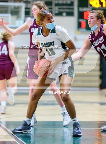 Thumbnail 1 in Garden City @ Elmont Memorial photogallery.