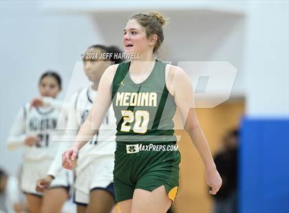 Thumbnail 3 in Archbishop Hoban vs. Medina (OHSAA D1 District Final) photogallery.