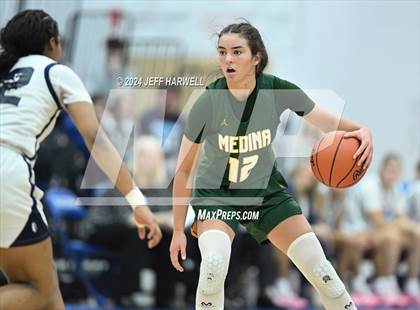 Thumbnail 2 in Archbishop Hoban vs. Medina (OHSAA D1 District Final) photogallery.