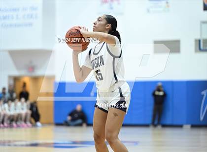 Thumbnail 2 in Archbishop Hoban vs. Medina (OHSAA D1 District Final) photogallery.