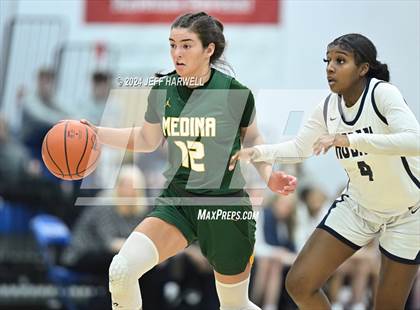 Thumbnail 2 in Archbishop Hoban vs. Medina (OHSAA D1 District Final) photogallery.