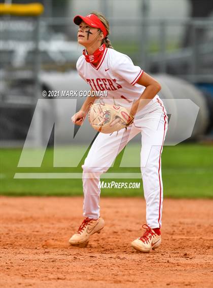 Thumbnail 3 in Fort Bend Travis @ Katy (UIL 6A Regional Quarterfinal Playoff) photogallery.