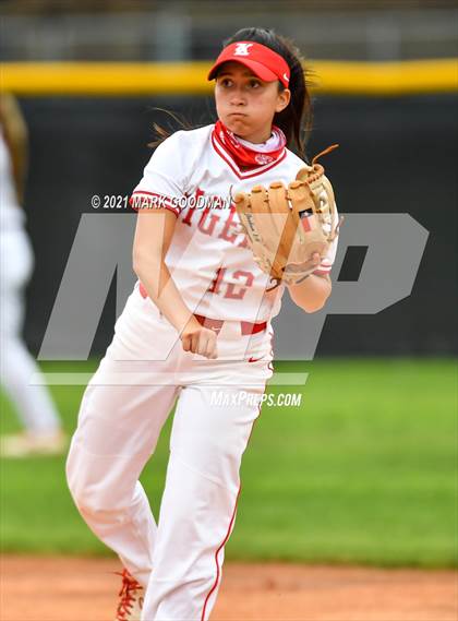 Thumbnail 2 in Fort Bend Travis @ Katy (UIL 6A Regional Quarterfinal Playoff) photogallery.