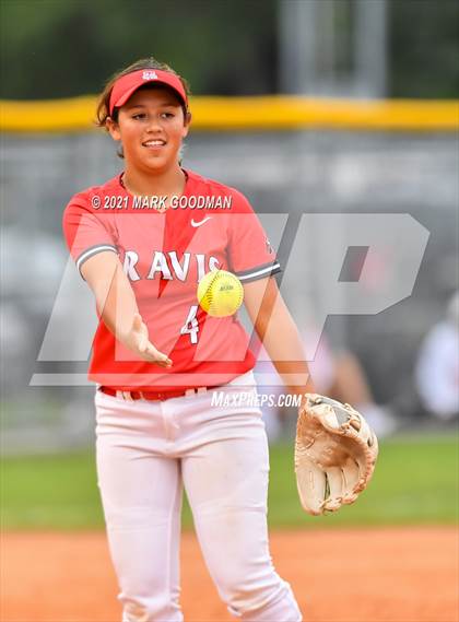 Thumbnail 2 in Fort Bend Travis @ Katy (UIL 6A Regional Quarterfinal Playoff) photogallery.