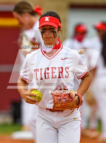 Thumbnail 2 in Fort Bend Travis @ Katy (UIL 6A Regional Quarterfinal Playoff) photogallery.