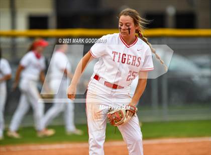 Thumbnail 3 in Fort Bend Travis @ Katy (UIL 6A Regional Quarterfinal Playoff) photogallery.