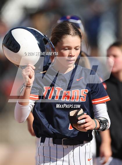 Thumbnail 1 in Legend vs. Greeley West (CHSAA 5A Round 1) photogallery.