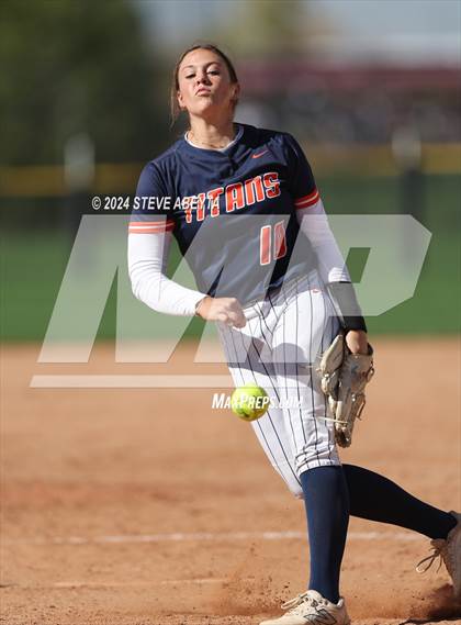 Thumbnail 2 in Legend vs. Greeley West (CHSAA 5A Round 1) photogallery.