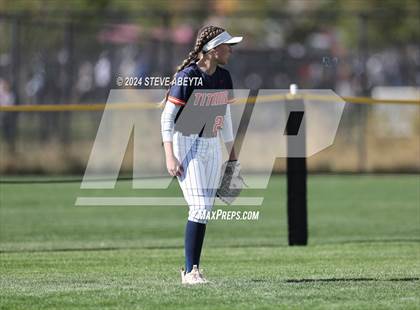 Thumbnail 2 in Legend vs. Greeley West (CHSAA 5A Round 1) photogallery.