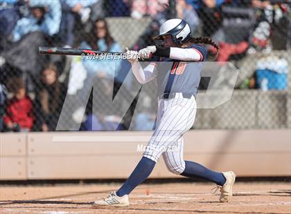 Thumbnail 2 in Legend vs. Greeley West (CHSAA 5A Round 1) photogallery.