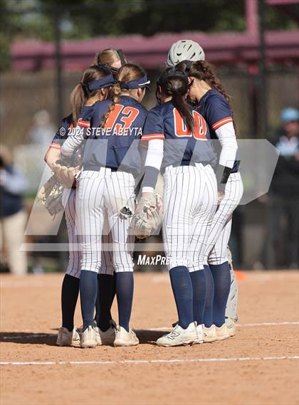 Thumbnail 2 in Legend vs. Greeley West (CHSAA 5A Round 1) photogallery.