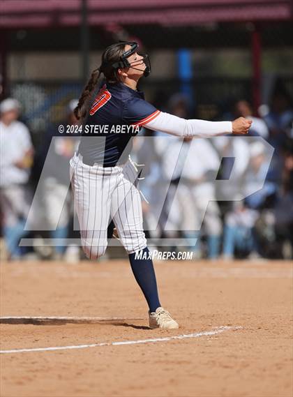 Thumbnail 3 in Legend vs. Greeley West (CHSAA 5A Round 1) photogallery.