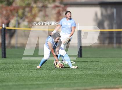 Thumbnail 1 in Legend vs. Greeley West (CHSAA 5A Round 1) photogallery.