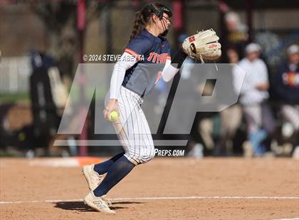 Thumbnail 2 in Legend vs. Greeley West (CHSAA 5A Round 1) photogallery.