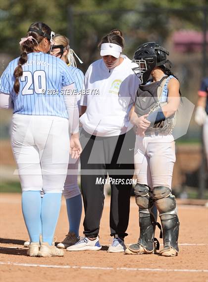 Thumbnail 2 in Legend vs. Greeley West (CHSAA 5A Round 1) photogallery.