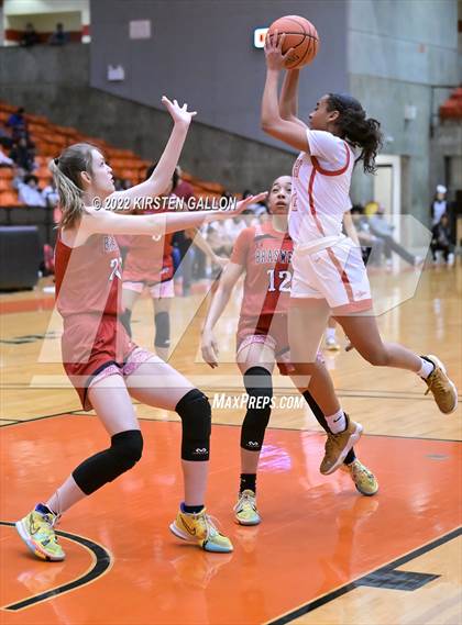 Thumbnail 2 in South Grand Prairie vs. Braswell (UIL 6A Regional Final) photogallery.