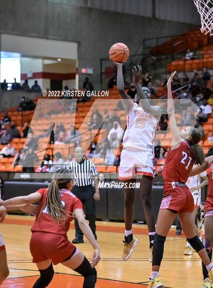 Thumbnail 2 in South Grand Prairie vs. Braswell (UIL 6A Regional Final) photogallery.