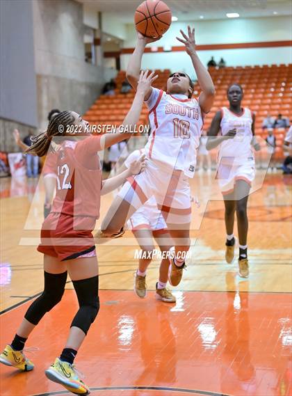 Thumbnail 2 in South Grand Prairie vs. Braswell (UIL 6A Regional Final) photogallery.