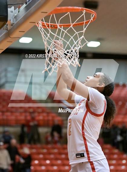 Thumbnail 2 in South Grand Prairie vs. Braswell (UIL 6A Regional Final) photogallery.