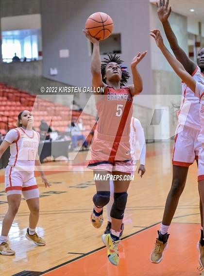 Thumbnail 2 in South Grand Prairie vs. Braswell (UIL 6A Regional Final) photogallery.