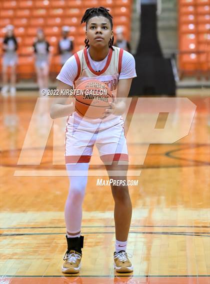 Thumbnail 2 in South Grand Prairie vs. Braswell (UIL 6A Regional Final) photogallery.
