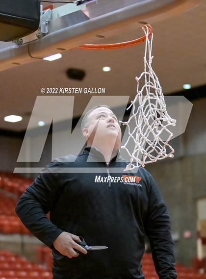 Thumbnail 1 in South Grand Prairie vs. Braswell (UIL 6A Regional Final) photogallery.