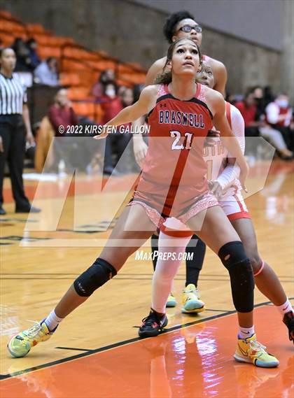 Thumbnail 2 in South Grand Prairie vs. Braswell (UIL 6A Regional Final) photogallery.