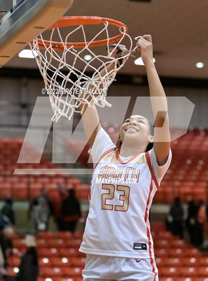 Thumbnail 2 in South Grand Prairie vs. Braswell (UIL 6A Regional Final) photogallery.