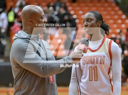 Thumbnail 1 in South Grand Prairie vs. Braswell (UIL 6A Regional Final) photogallery.