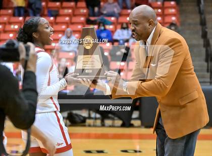 Thumbnail 1 in South Grand Prairie vs. Braswell (UIL 6A Regional Final) photogallery.