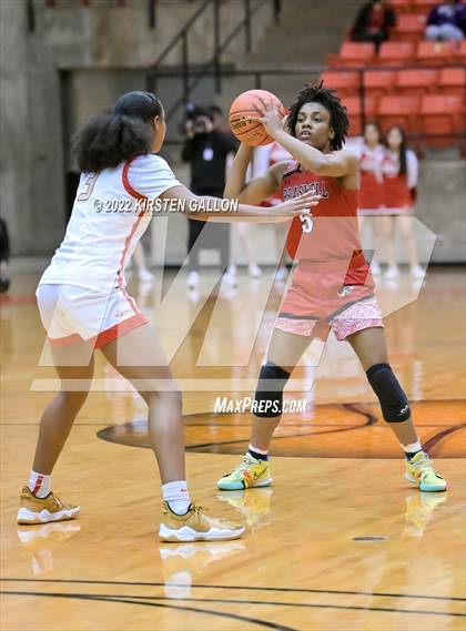 Thumbnail 1 in South Grand Prairie vs. Braswell (UIL 6A Regional Final) photogallery.