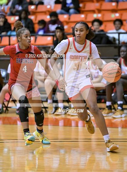 Thumbnail 2 in South Grand Prairie vs. Braswell (UIL 6A Regional Final) photogallery.