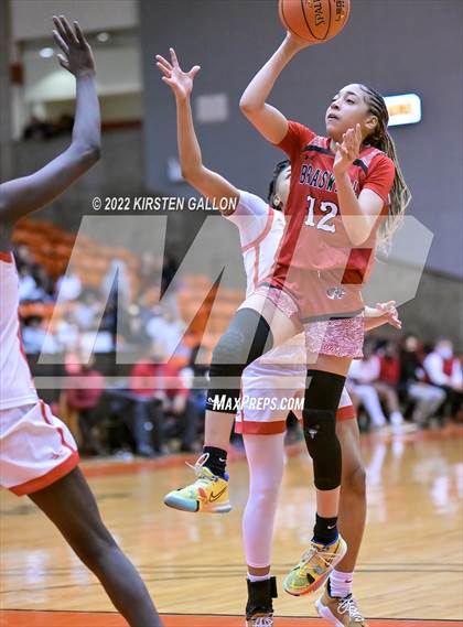 Thumbnail 2 in South Grand Prairie vs. Braswell (UIL 6A Regional Final) photogallery.