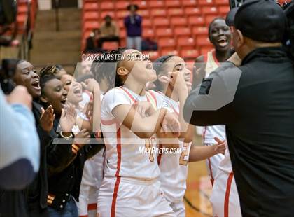 Thumbnail 3 in South Grand Prairie vs. Braswell (UIL 6A Regional Final) photogallery.