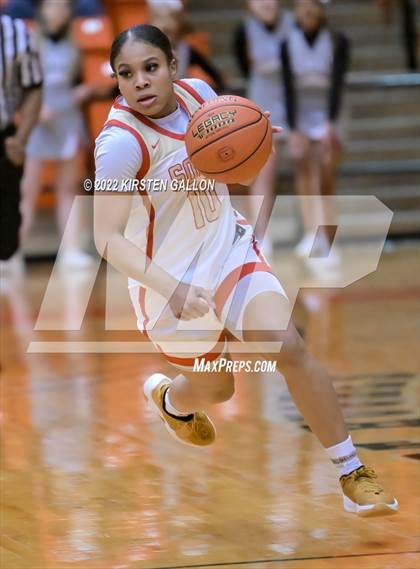 Thumbnail 3 in South Grand Prairie vs. Braswell (UIL 6A Regional Final) photogallery.