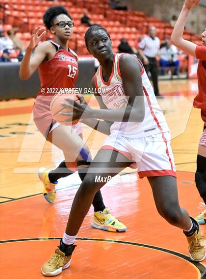 Thumbnail 3 in South Grand Prairie vs. Braswell (UIL 6A Regional Final) photogallery.