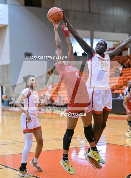 Thumbnail 1 in South Grand Prairie vs. Braswell (UIL 6A Regional Final) photogallery.