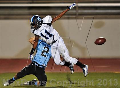 Thumbnail 3 in Azusa vs. Duarte (Homecoming) photogallery.