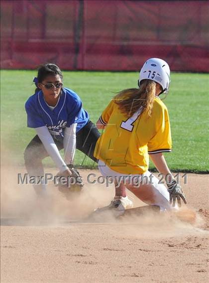 Thumbnail 3 in JV: Chandler @ Salpointe Catholic photogallery.