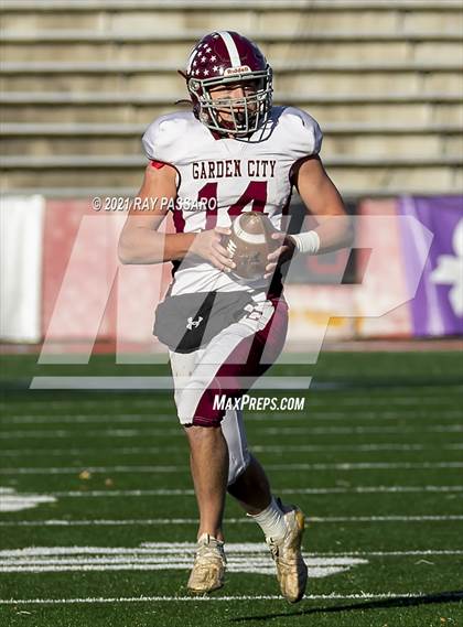 Thumbnail 1 in Garden City vs Bellport Long Island Class II Championship photogallery.