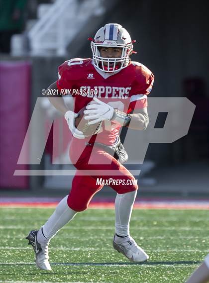Thumbnail 3 in Garden City vs Bellport Long Island Class II Championship photogallery.